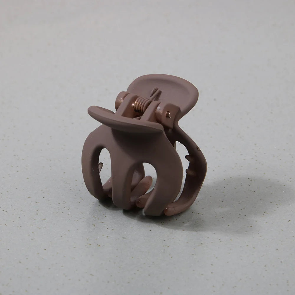 New Large Hair Claw for Women Girls Ponytail Hair Clips Coffee Beige Hairpin Crab Barrette Fashion Hair Accessories Ornaments